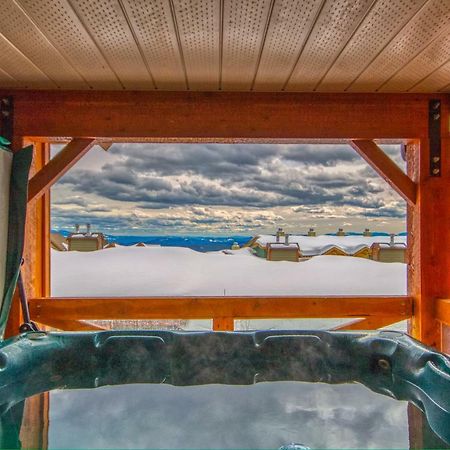 Big White 3 Bedroom 3 Bath Ski In Ski Out With Private Hot Tub מראה חיצוני תמונה