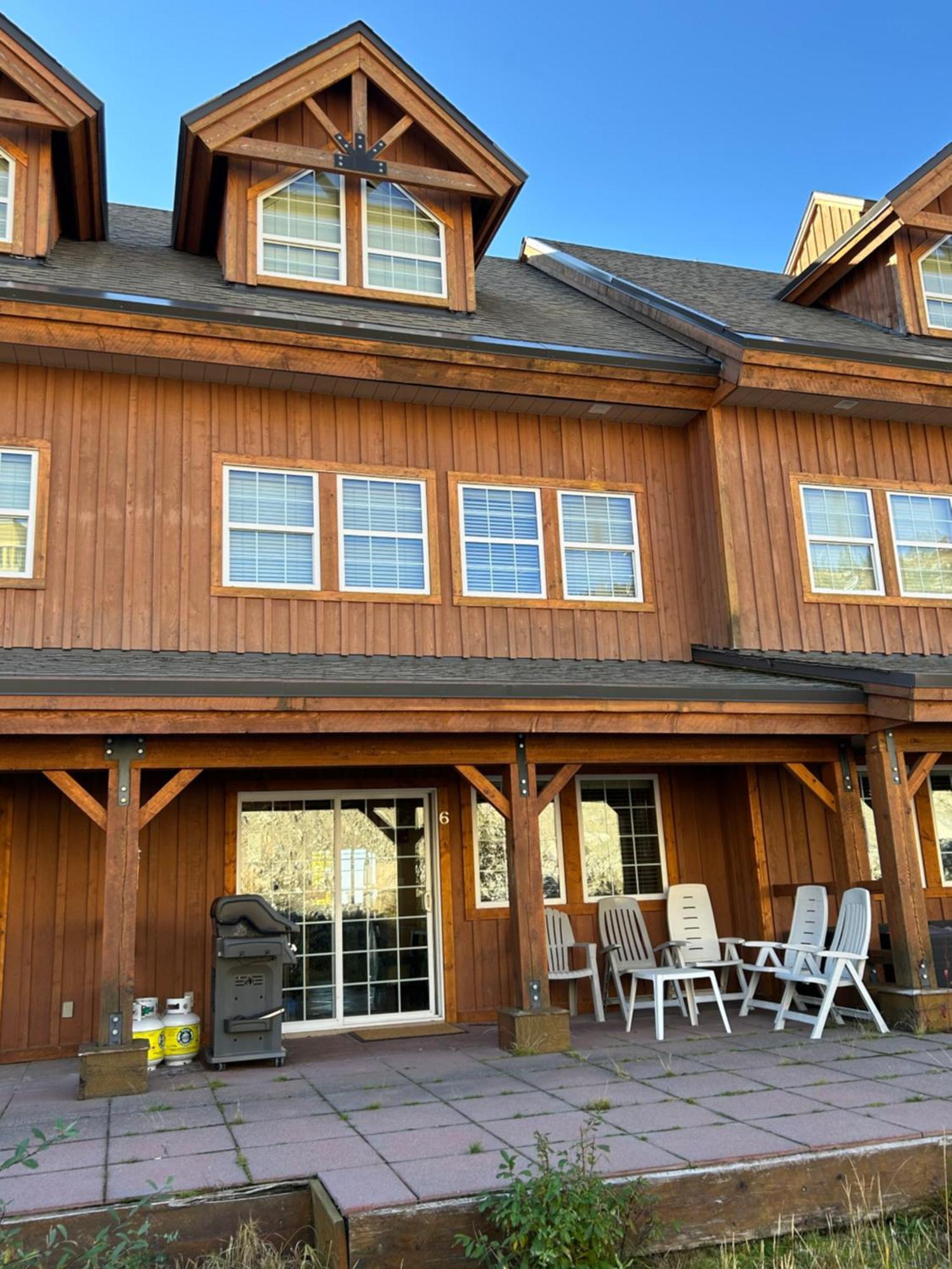 Big White 3 Bedroom 3 Bath Ski In Ski Out With Private Hot Tub מראה חיצוני תמונה